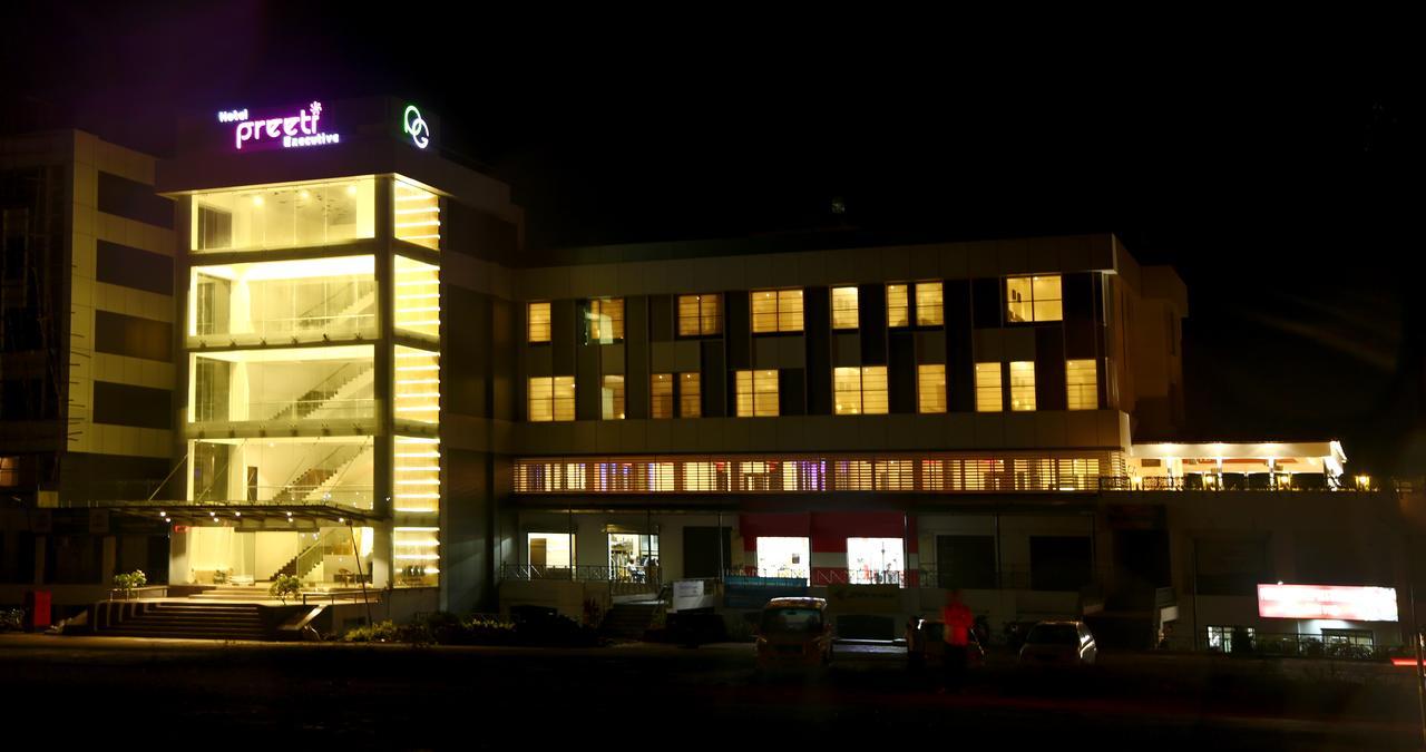 Hotel Preeti Executive Satara Εξωτερικό φωτογραφία