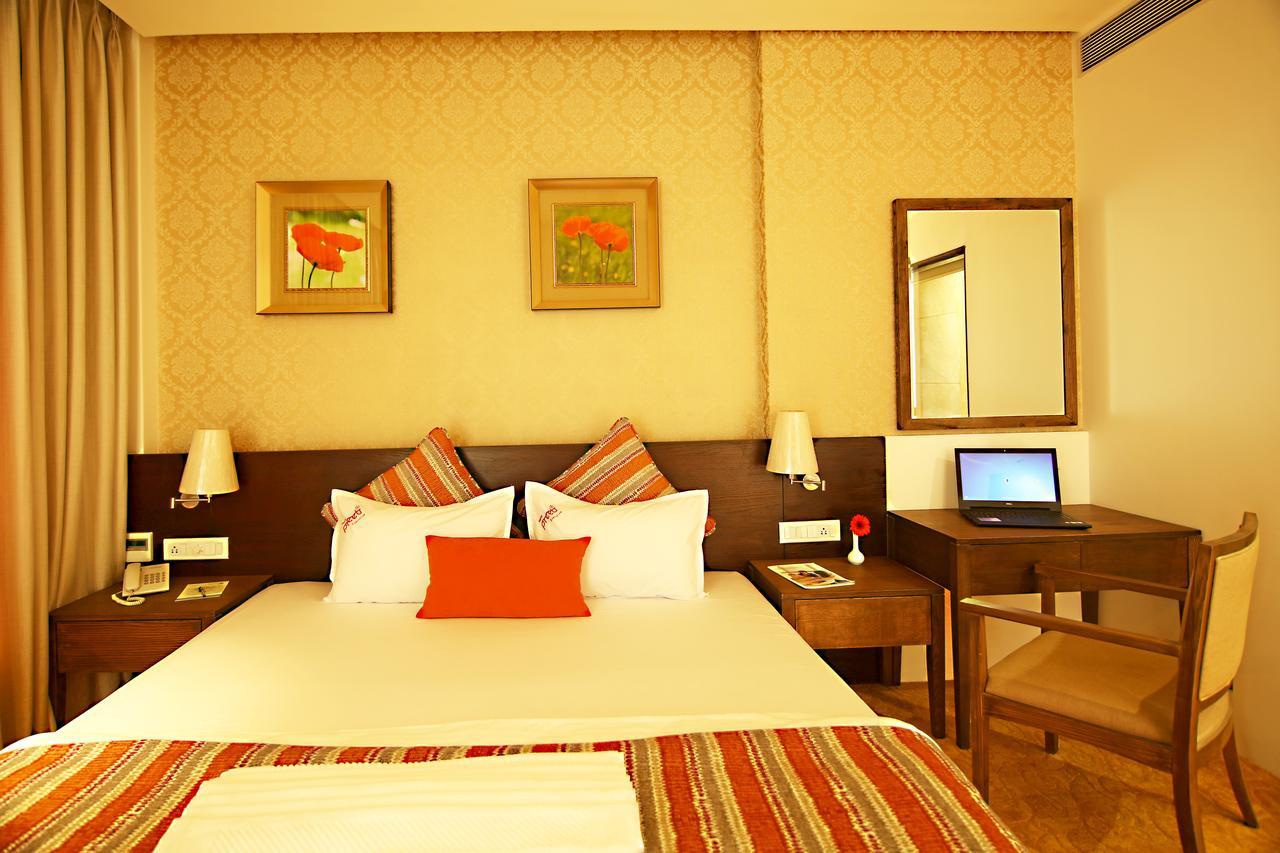 Hotel Preeti Executive Satara Εξωτερικό φωτογραφία